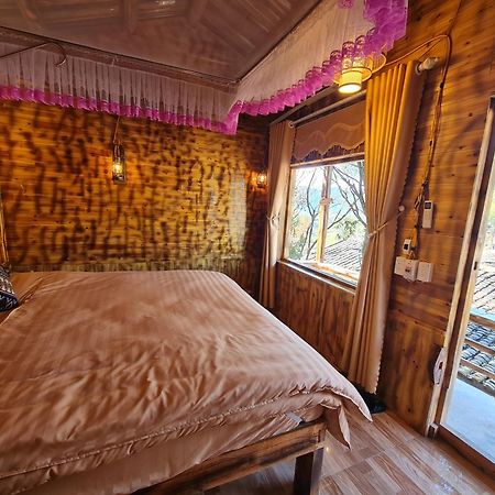 Nha Co Lao Xa Homestay Hmong & Bungalow Air Conditioner Донґван Екстер'єр фото