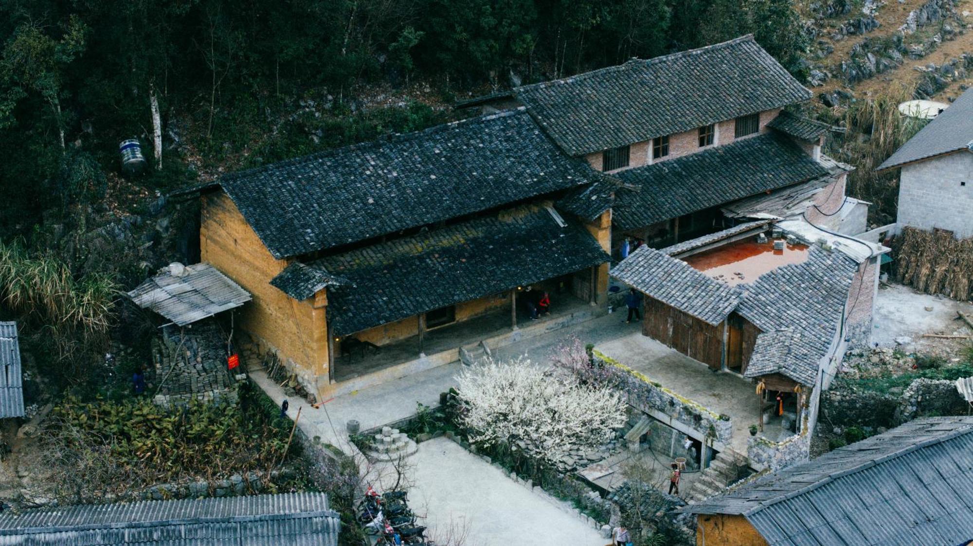 Nha Co Lao Xa Homestay Hmong & Bungalow Air Conditioner Донґван Екстер'єр фото