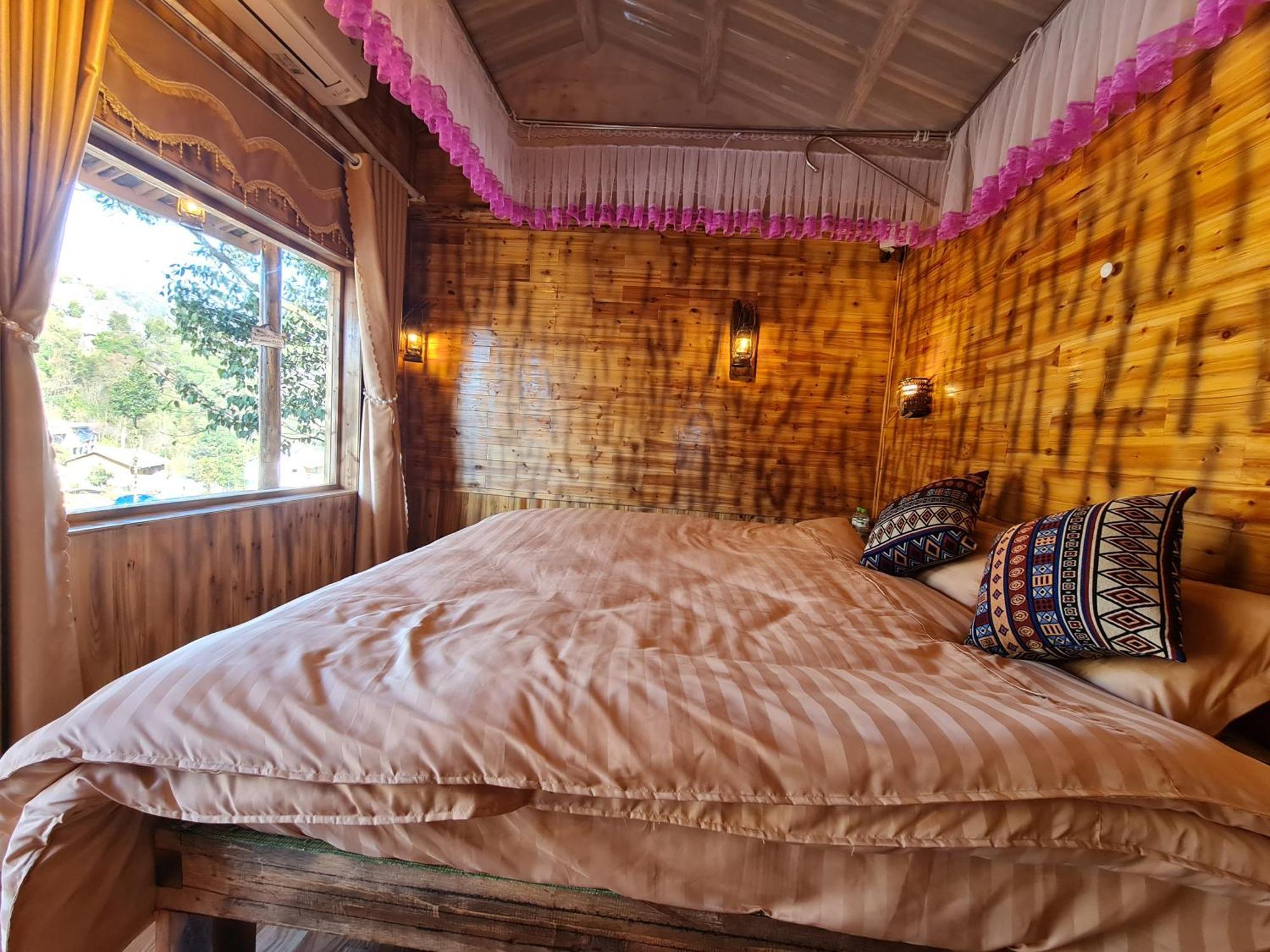 Nha Co Lao Xa Homestay Hmong & Bungalow Air Conditioner Донґван Екстер'єр фото