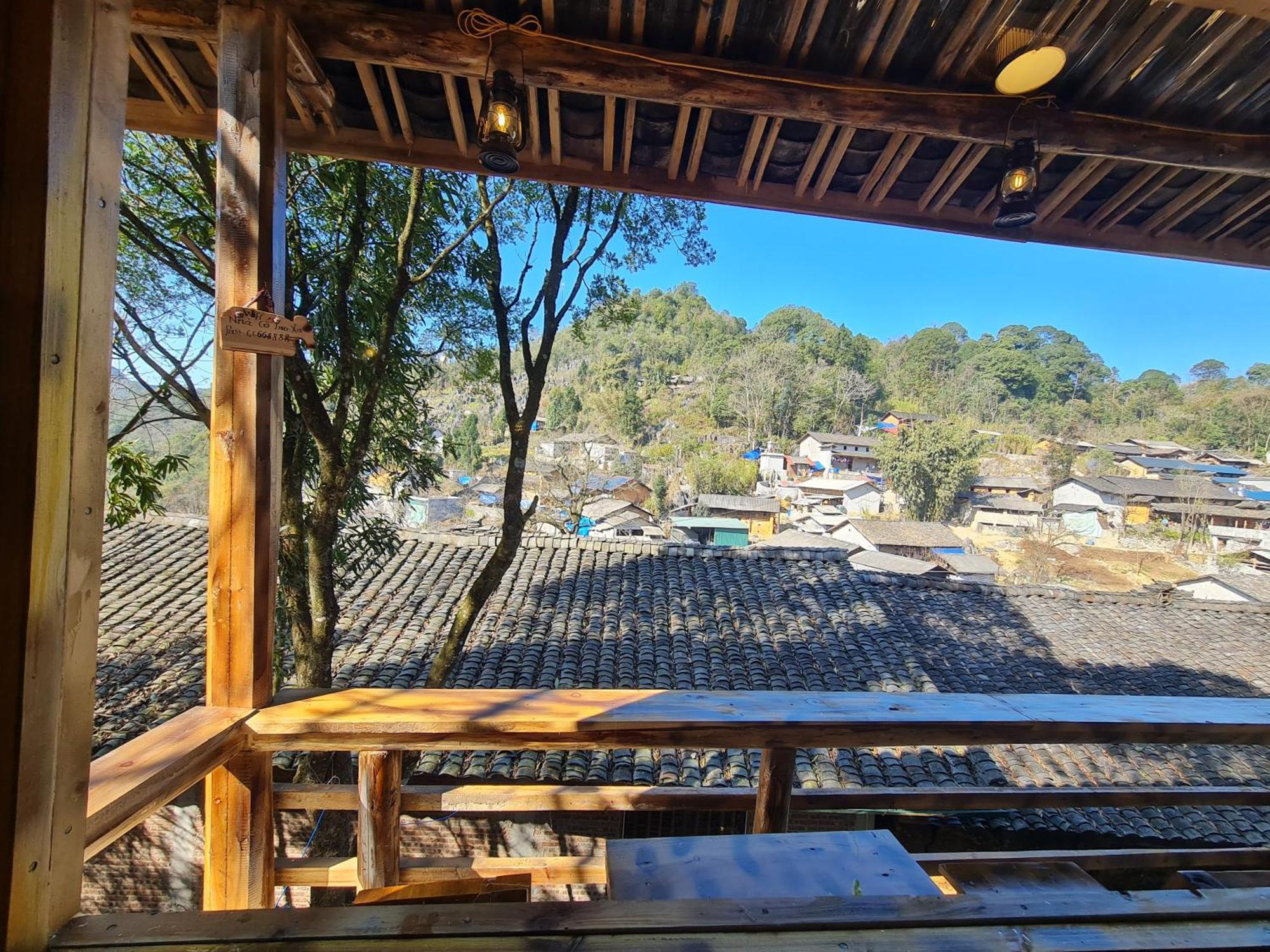 Nha Co Lao Xa Homestay Hmong & Bungalow Air Conditioner Донґван Екстер'єр фото